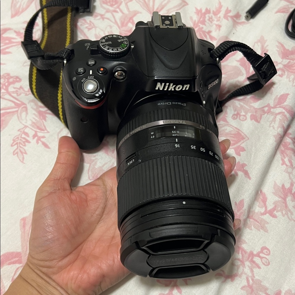 Nikon D5100 Black DSLR with Lens Cap